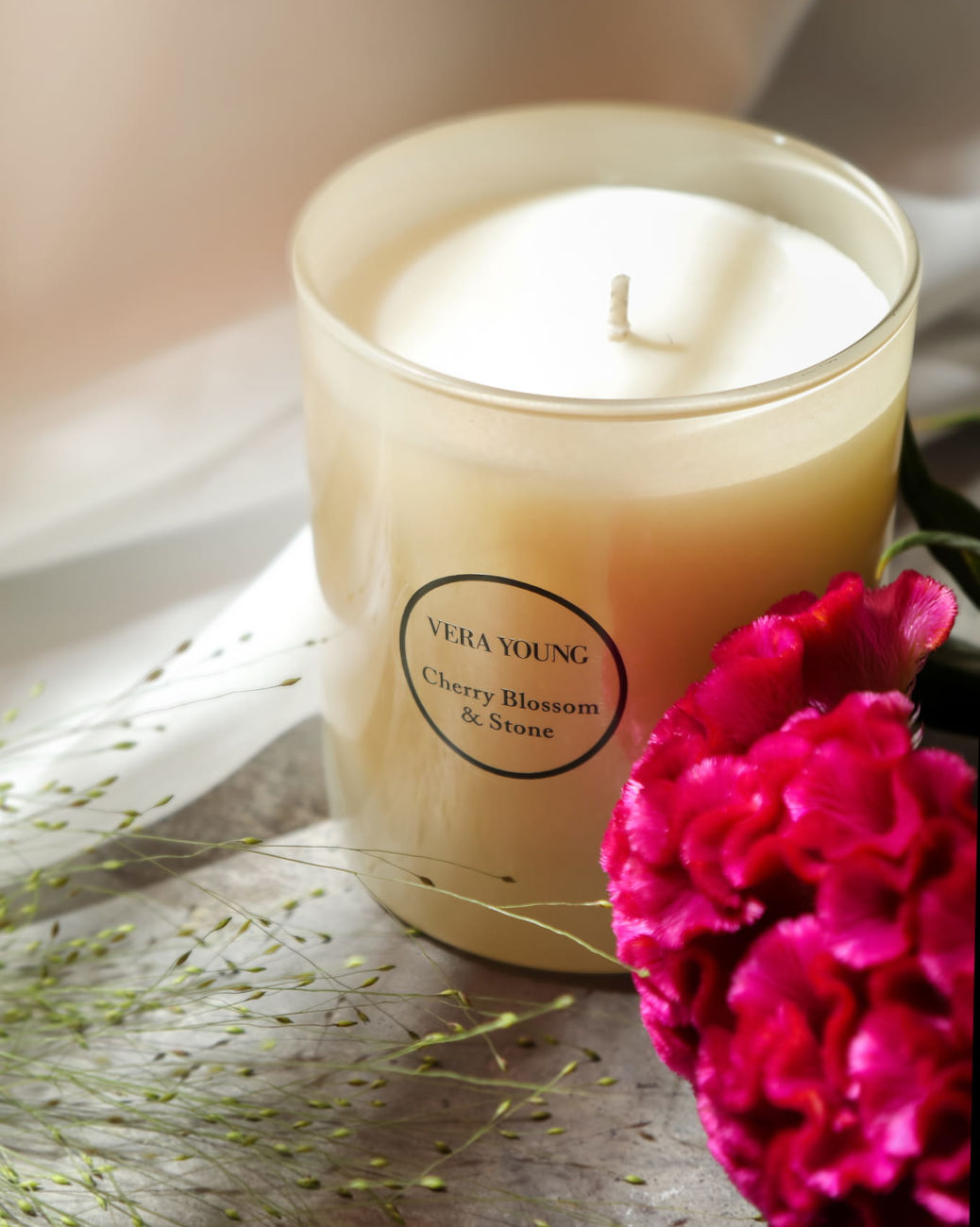 Vera Young DANDY - Cherry Blossom & Stone - 220g 55h - Zapachowa Świeca Sojowa