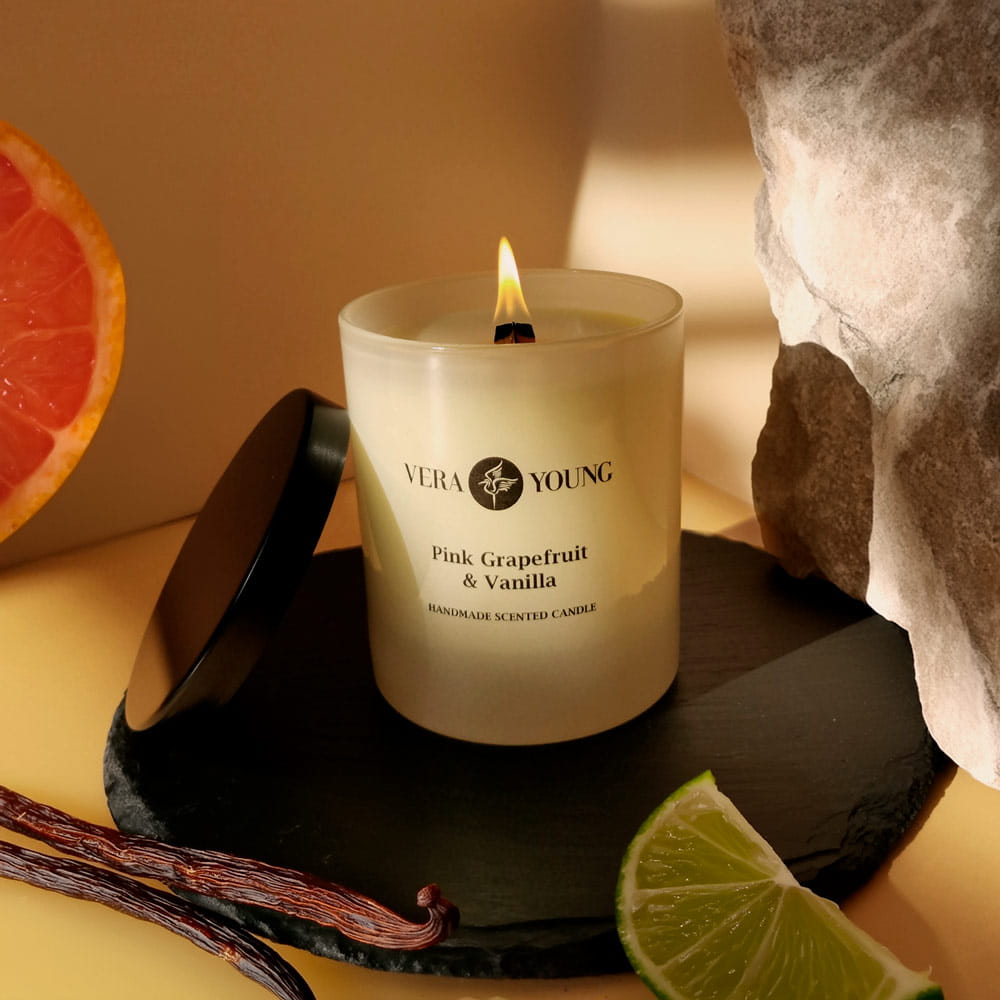Vera Young DANDY - Pink Grapefruit & Vanilla - Zapachowa Świeca Sojowa